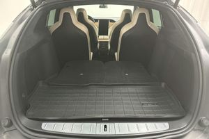 Tesla Model X bild 11