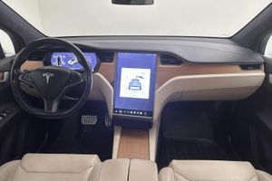 Tesla Model X bild 6