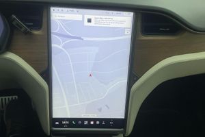 Tesla Model X bild 14