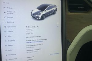 Tesla Model X bild 12
