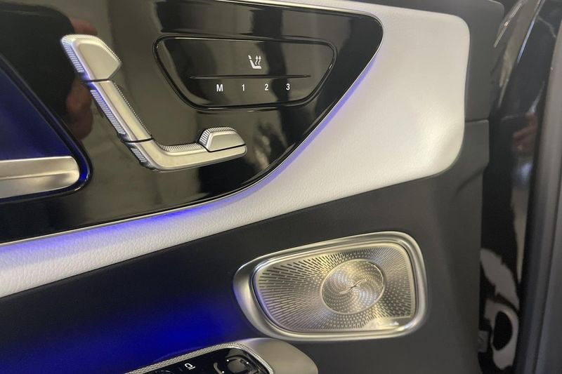 Mercedes GLC300 bild 12
