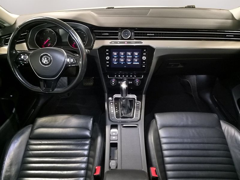 Volkswagen Passat bild 14