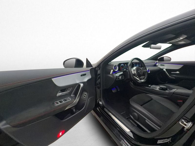 Mercedes CLA180 bild 9