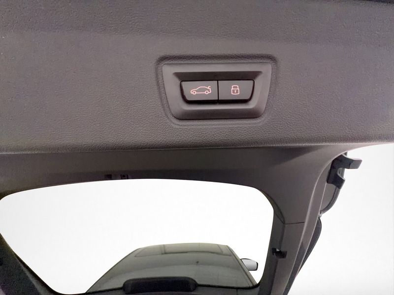 BMW i4 bild 14