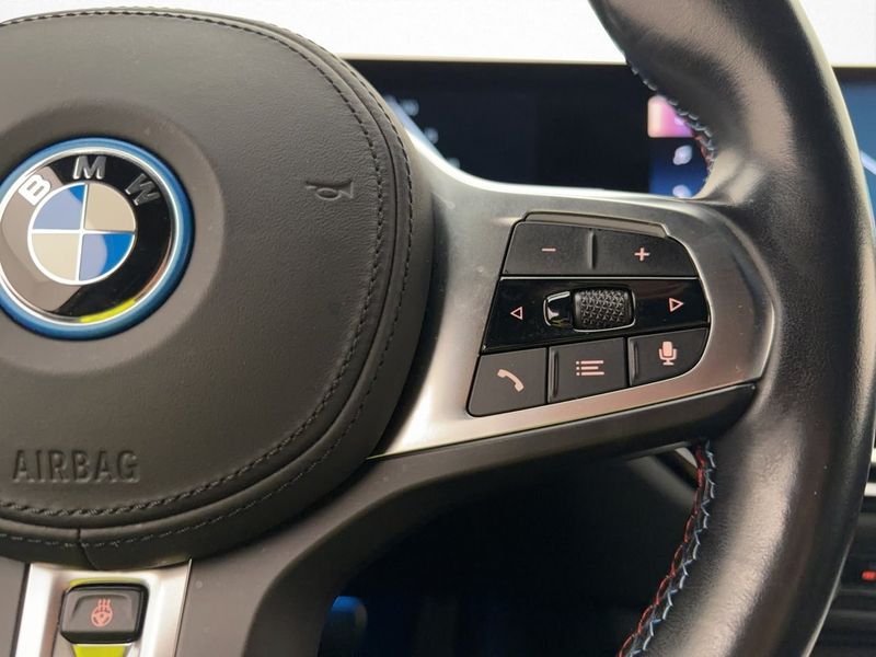 BMW i4 bild 24