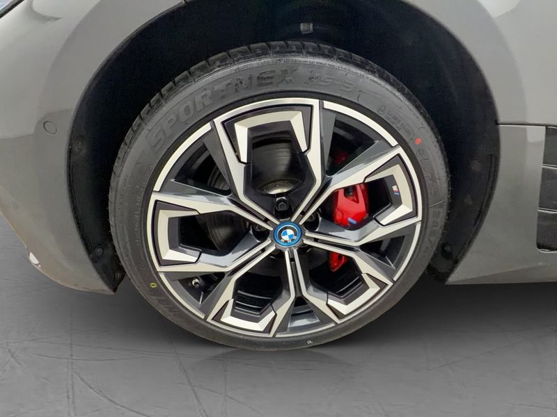 BMW i4 bild 35