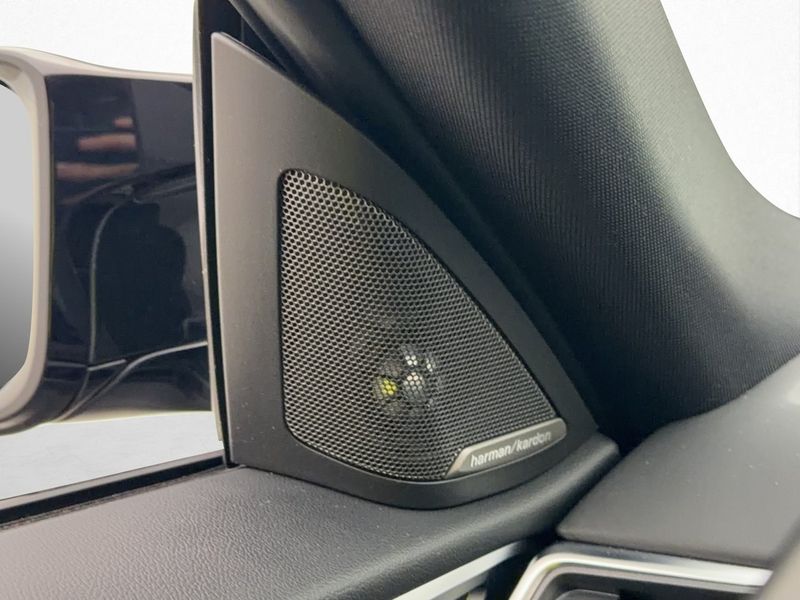 BMW i4 bild 21