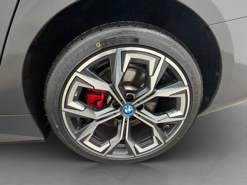BMW i4 bild 36