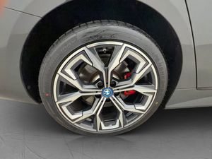 BMW i4 bild 37