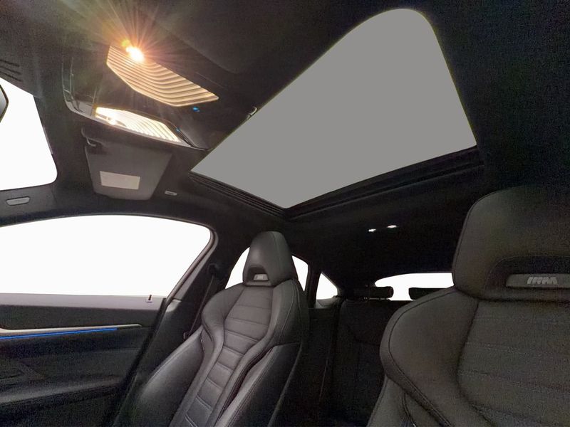 BMW i4 bild 18