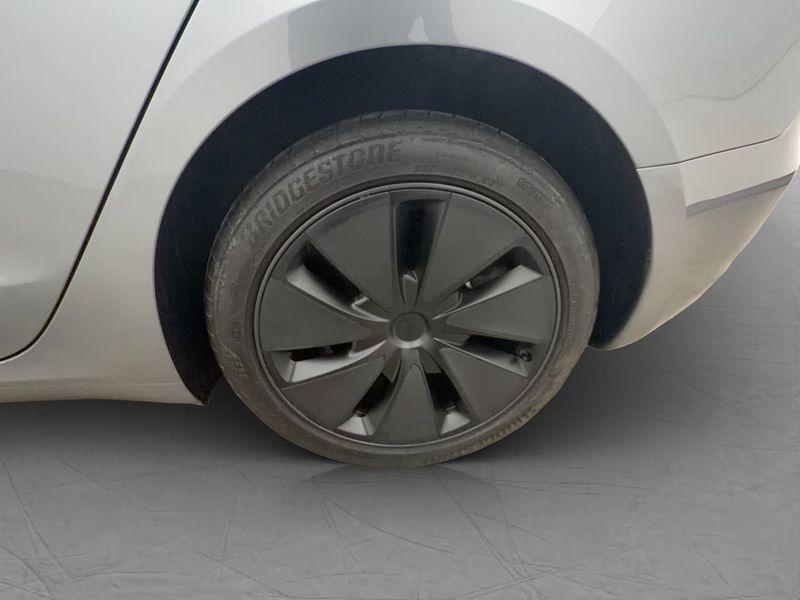 Tesla Model 3 bild 31