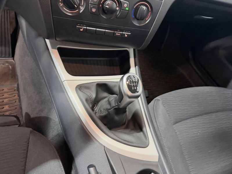 BMW 118 bild 8