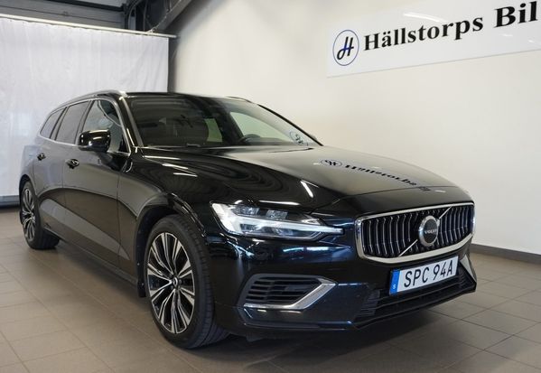 Volvo V60 Recharge T6 AWD Geartronic Core Edition/DRAG/B-KAMERA - 2023
