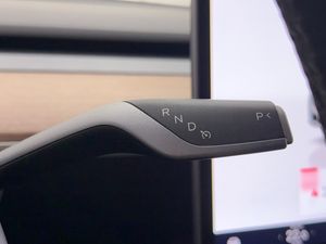 Tesla Model Y bild 17