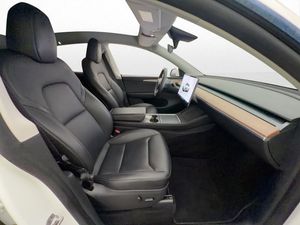 Tesla Model Y bild 26
