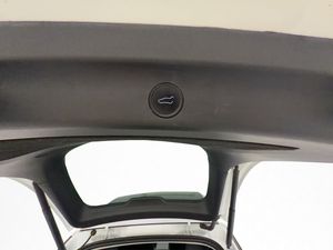 Tesla Model Y bild 30