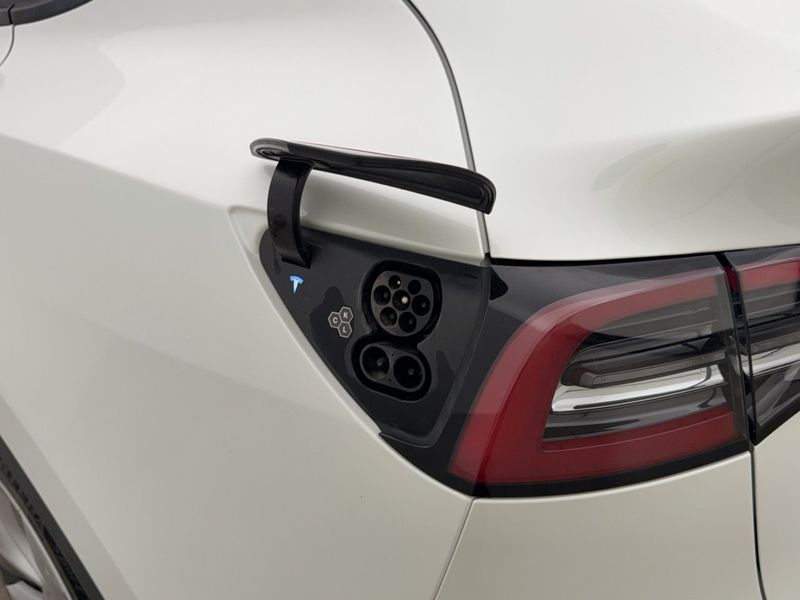 Tesla Model Y bild 31