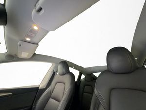 Tesla Model Y bild 13
