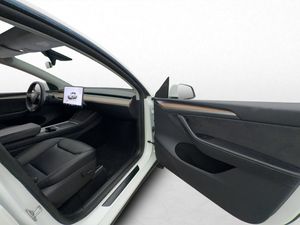 Tesla Model Y bild 27