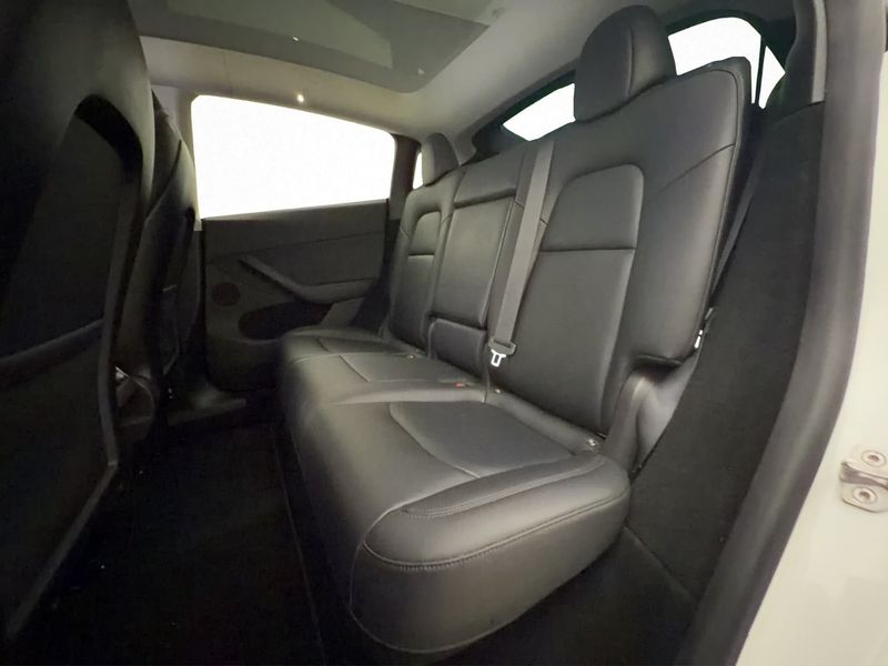 Tesla Model Y bild 28