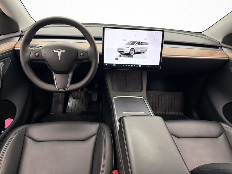 Tesla Model Y bild 17