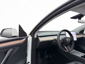 Tesla Model Y bild 11