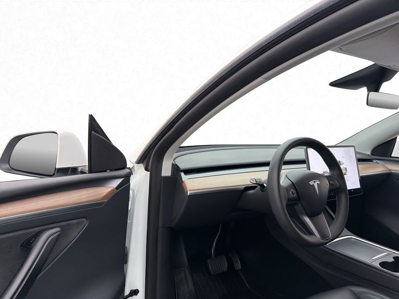 Tesla Model Y bild 11