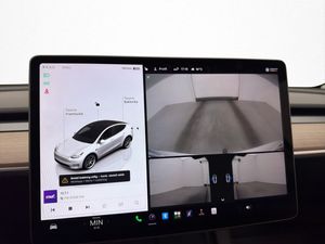 Tesla Model Y bild 18