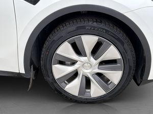 Tesla Model Y bild 36
