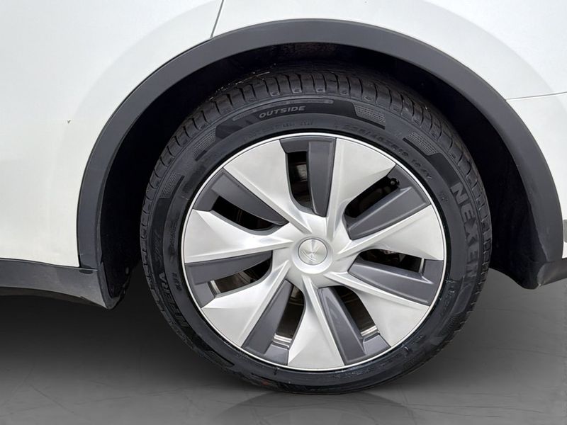 Tesla Model Y bild 34