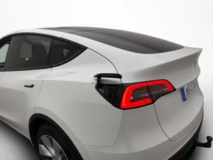 Tesla Model Y bild 32