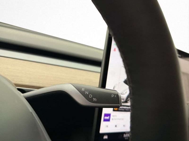 Tesla Model Y bild 16