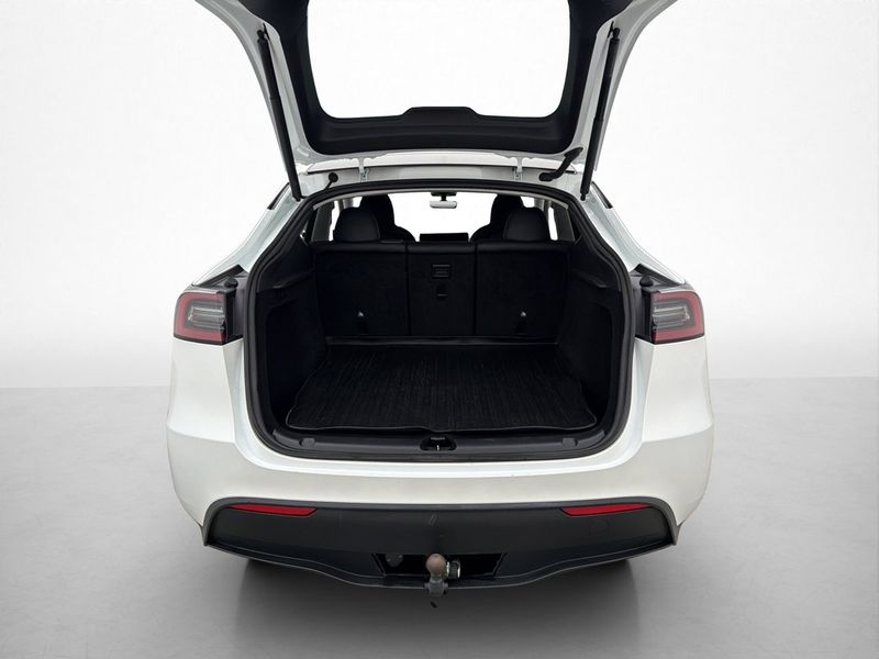 Tesla Model Y bild 30
