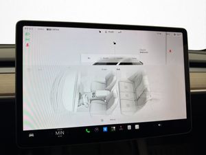 Tesla Model Y bild 25