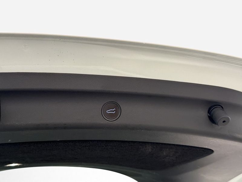Tesla Model Y bild 31