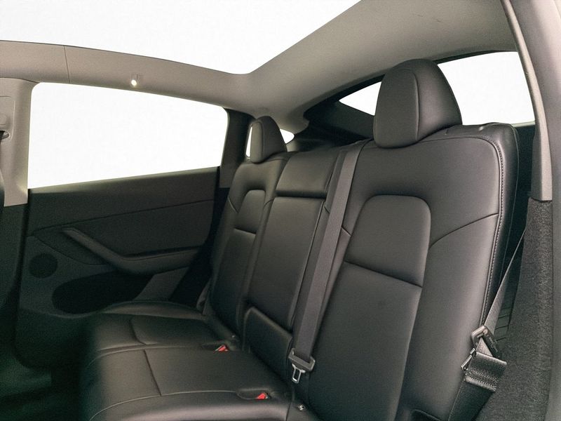 Tesla Model Y bild 29