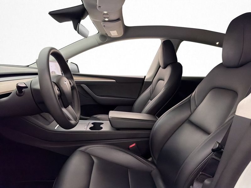 Tesla Model Y bild 12