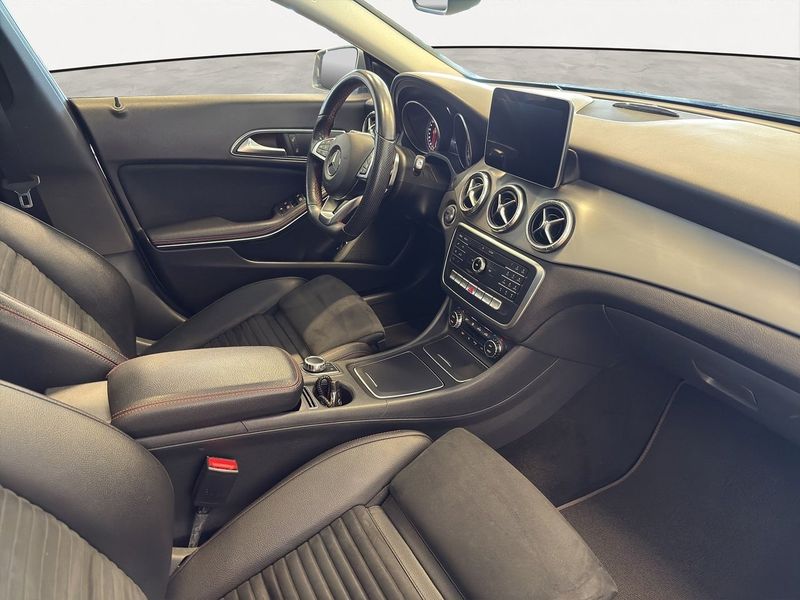 Mercedes CLA180 bild 17