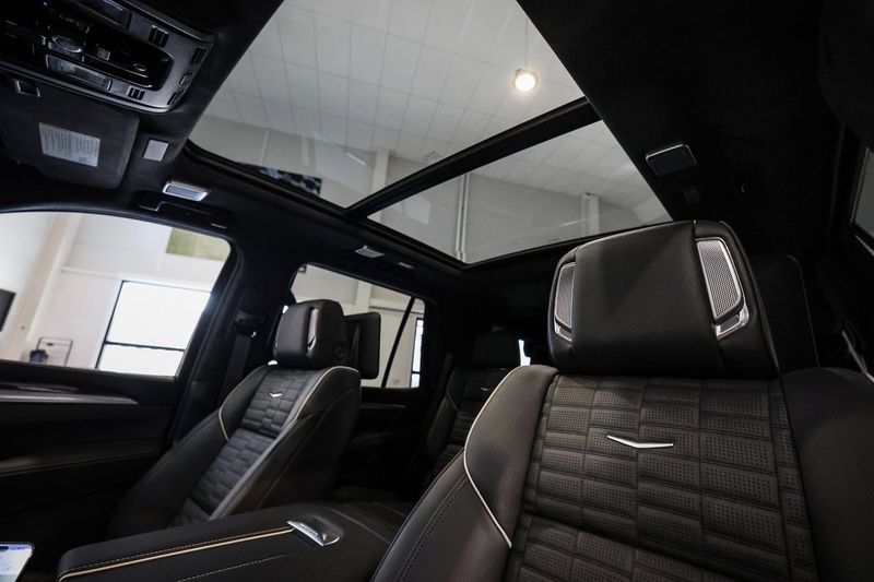 Cadillac ESCALADE bild 16