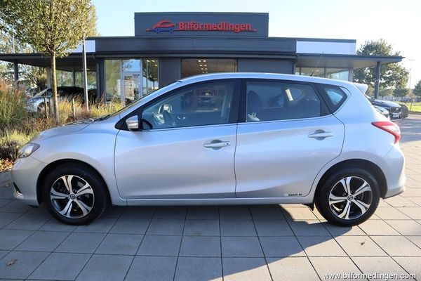 Nissan Pulsar 1.2 DIG-T 5-door 115hk Aut Navi Backkamera Svensksåld - 2017