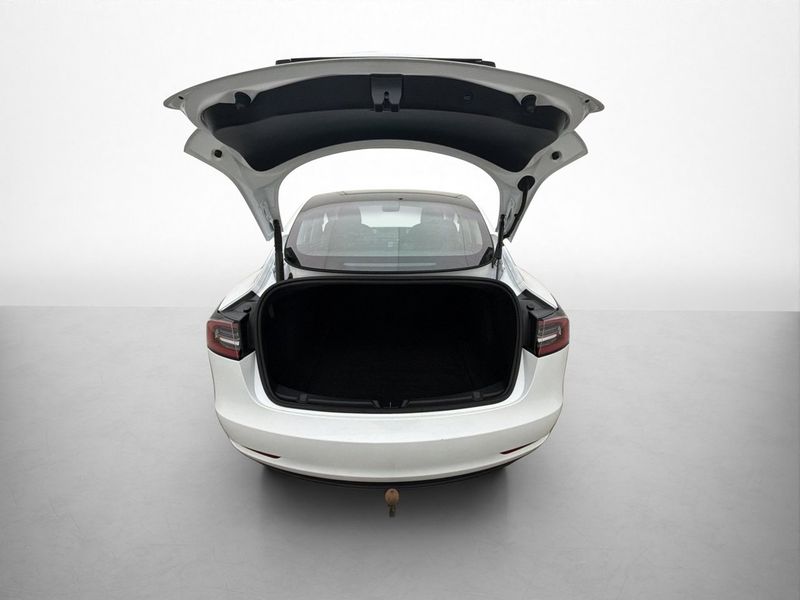 Tesla Model 3 bild 9