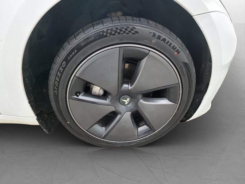 Tesla Model 3 bild 32