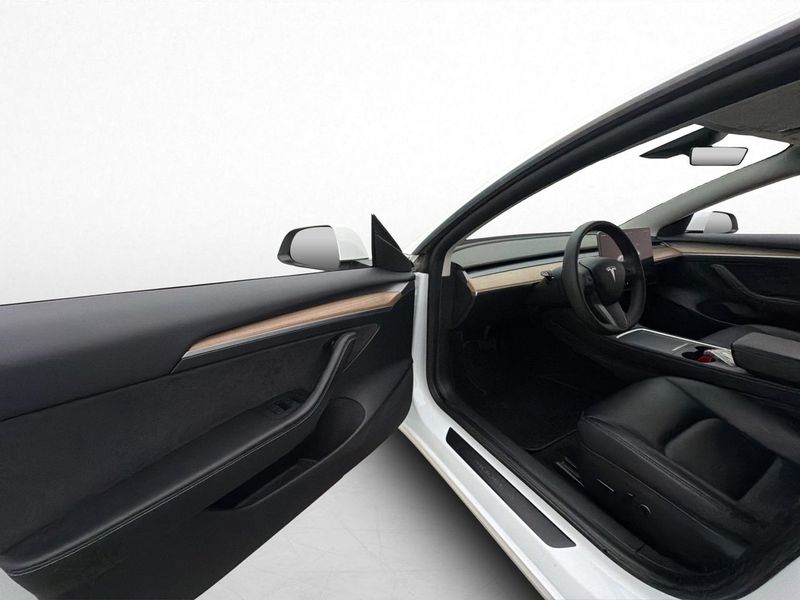 Tesla Model 3 bild 10