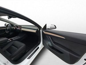 Tesla Model 3 bild 22