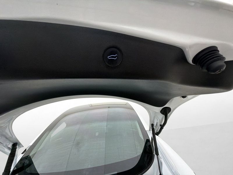 Tesla Model 3 bild 25