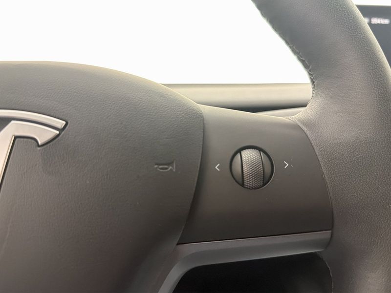 Tesla Model 3 bild 27