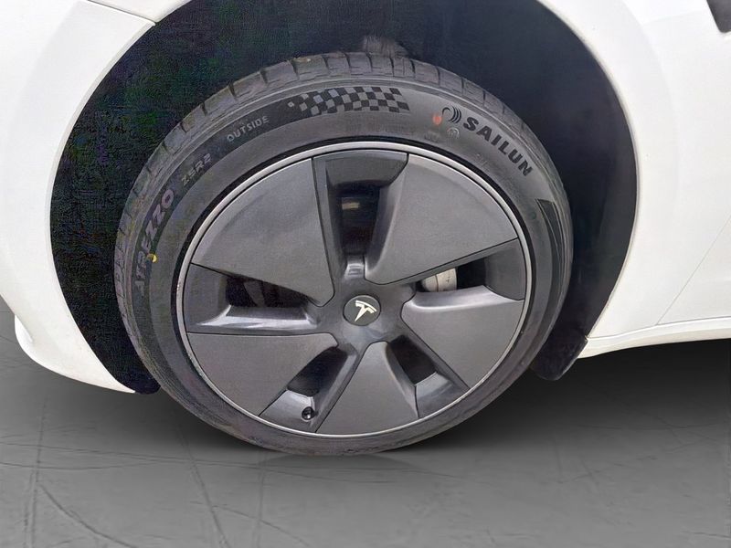 Tesla Model 3 bild 29