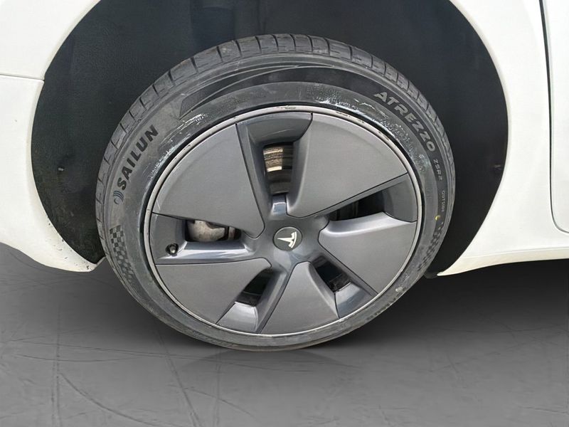 Tesla Model 3 bild 31