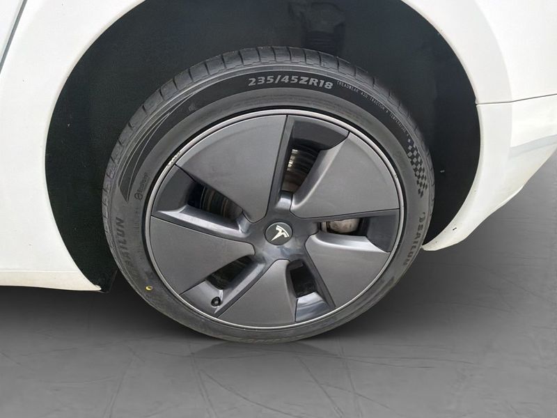 Tesla Model 3 bild 30