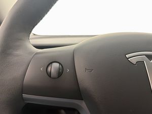 Tesla Model 3 bild 26